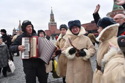 Москва.  Участники марша, посвященного  76-й годовщине военного парада 1941 года, на Красной площади.