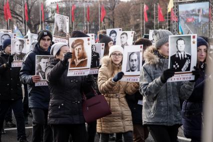 Самара. Участники  марша, посвященного 76-й годовщине военного парада 1941 года.