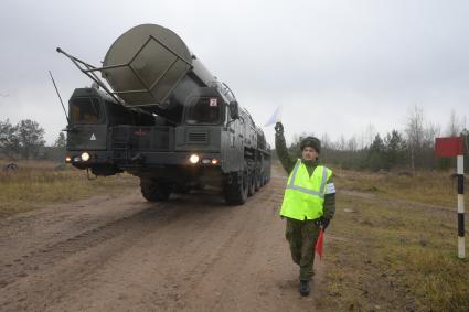 Бологое, пос.Озерный. Мобильный ракетный комплекс `Тополь`.
