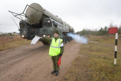 Бологое, пос.Озерный. Мобильный ракетный комплекс `Тополь`.