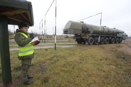 Бологое, пос.Озерный. Мобильный ракетный комплекс `Тополь`.