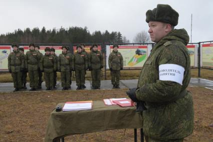 Бологое, пос.Озерный. Солдаты на учебных занятиях.