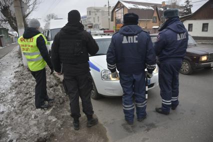 Тула. Судебные приставы совместно с сотрудниками ГИБДД провели рейд по выявлению должников на улицах города.