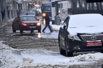 Москва. Снег на улицах города.