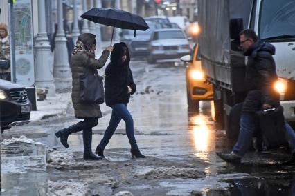 Москва. Последствия снегопада.