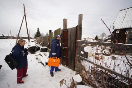 Свердловская область. Поселок Белоярский. Врачи скорой помощи на вызове. Белоярская районная больница