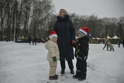 Тула. Во время забега Дедов Морозов всех возрастов  в Центральном парке.