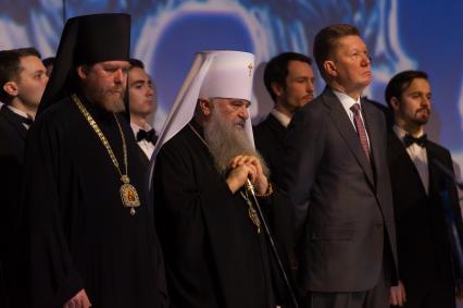 Санкт-Петербург. Епископ Егорьевский, викарий патриарха Московского и всея Руси Тихон (Георгий Шевкунов), митрополит Санкт-Петербургский и Ладожский Варсонофий и председатель правления ПАО `Газпром` Алексей Миллер (слева направо) на открытии мультимедийного исторического парка `Россия - моя история`.
