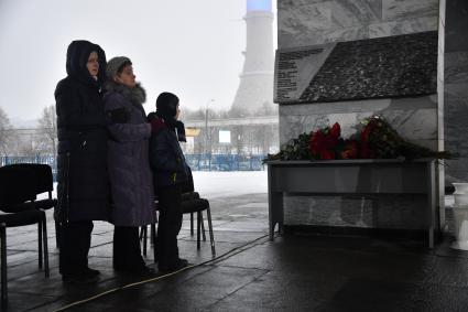 Москва. У телецентра `Останкино` на открытии мемориала в память о погибших журналистах 25 декабря 2016 года при крушении самолета Ту-154 Минобороны РФ.