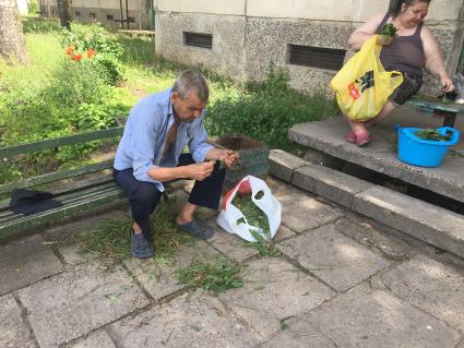 Литва. Жители моногорода Диджясалис, который после закрытия местного кирпичного завода стали называть городом призраков.