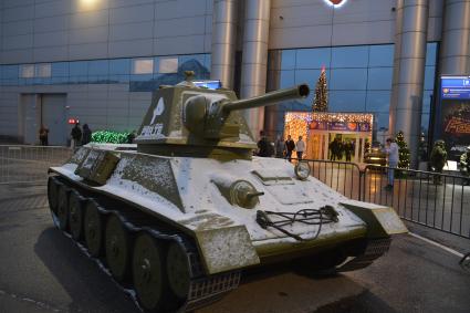 Москва. Танк у Экспоцентра .