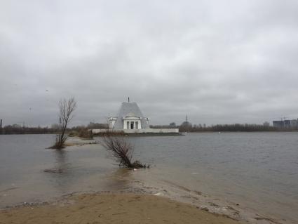 Казань. Храм-памятник воинам, павшим при взятии Казани в 1552 году.