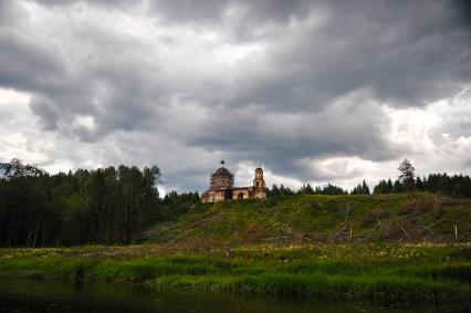 Тверская область. Реставрация храма в деревне Сытьково.