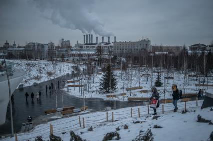 Москва. Вид на ландшафтный парк `Зарядье`.