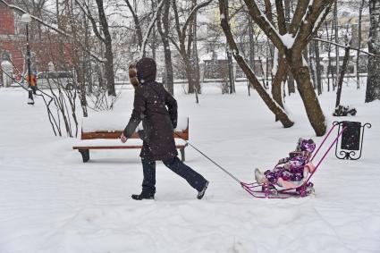 Москва.   Прогулка в парке.