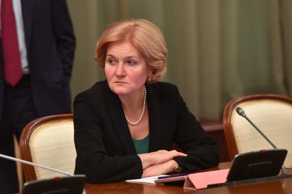 Москва. Заместитель председателя правительства РФ Ольга Голодец во время встречи президента РФ В. Путина с членами правительства РФ в Доме правительства РФ.