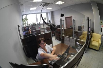 Москва. Сотрудницы диспетчерской службы АО `МОСГАЗ`за работой.