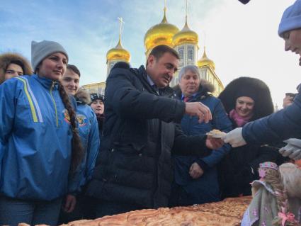 Тула. Губернатор Тульской области Алексей Дюмин на Дне студента в Тульском кремле.