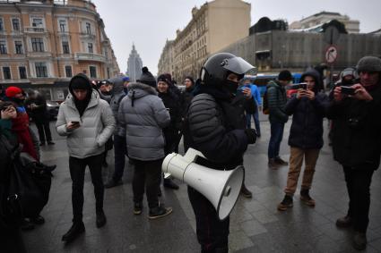 Москва. Участники несанкционированной акции в рамках `Забастовки избирателей` на Триумфальной площади.