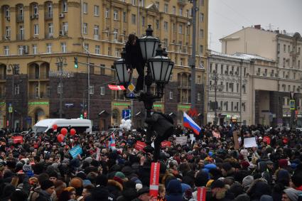 Москва. Участники несанкционированной акции в рамках `Забастовки избирателей` на Пушкинской площади.