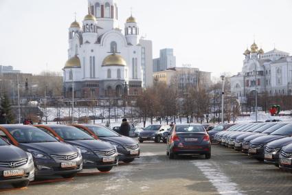 Екатеринбург. Открытие сети краткосрочной аренда автомобилей (каршеринг) \'Делимобиль\' в Екатеринбурге.