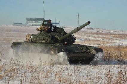 Челябинская область. Чебаркульский военный полигон. Танки т-72, во время ротных тактических учений