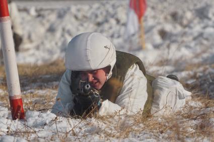 Челябинская область. Чебаркульский военный полигон. Военнослужащие на занятиях по боевой подготовке, во время ротных тактических учений