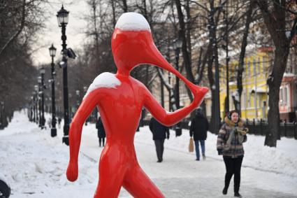 Москва. Памятник мобильному интернету на Петровском бульваре.