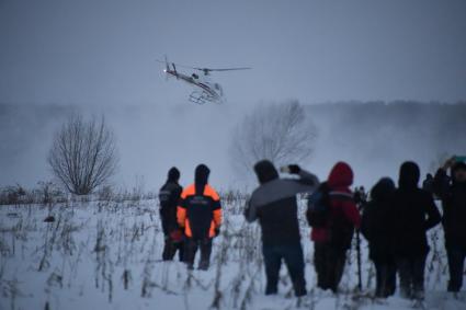 Московская область. На месте крушения пассажирского самолета Ан-148 `Саратовских авиалиний`. Пассажирский самолет Ан-148 `Саратовских авиалиний` с бортовым номером RA-61704 потерпел крушение после вылета из московского аэропорта Домодедово в Орск.