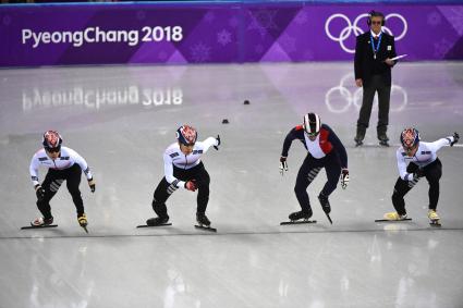 Южная Корея, Каннын. Забег на 1000 метров в соревнованиях по шорт- треку среди мужчин на XXIII зимних Олимпийских играх.