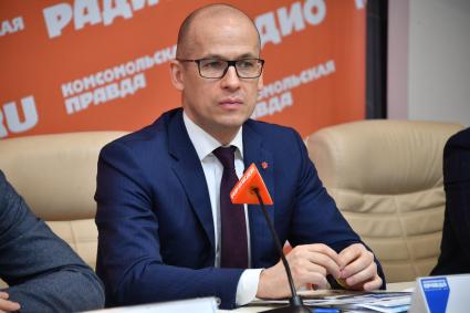 Москва . Глава Удмуртской республики Александр Бречалов в редакции `Комсомольская правда`.