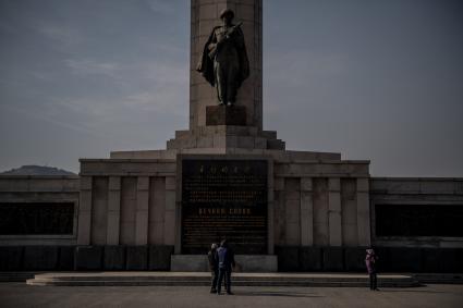 Китай, г. Далянь. Памятник советским воинам.