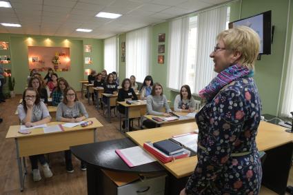 Беларусь, Слуцк.  На занятиях  в колледже  пищевой и перерабатывающей промышленности.