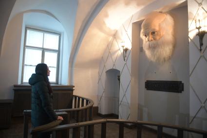 Беларусь. Минская область. Полоцк. Механическая голова Сократа в полоцком университете.
