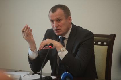 Беларусь. Минская область. Губернатор Минской области Анатолий Исаченко.