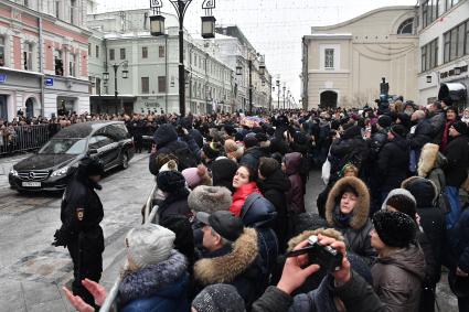 Москва.  Во время церемонии прощания с актером и режиссером Олегом Табаковым у здания МХТ имени А.П.Чехова в Камергерском переулке.