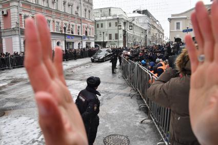 Москва.  Во время церемонии прощания с актером и режиссером Олегом Табаковым у здания МХТ имени А.П.Чехова в Камергерском переулке.