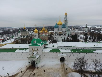 Сергиев Посад. Вид с высоты на Свято-Троицкую Сергиеву  Лавру.