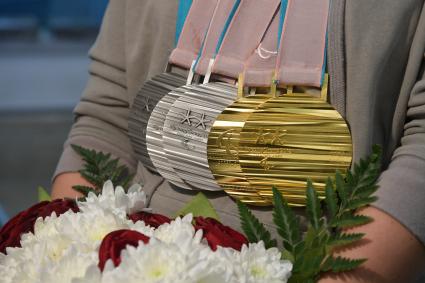 Москва. Встреча призеров XI зимних Паралимпийских игр в аэропорту Шереметьево.