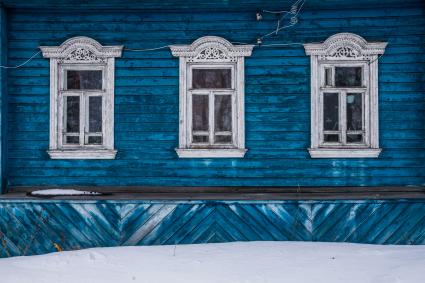 Юрьевец.  Дом  со старинными русскими  резными наличниками.