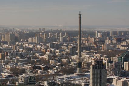 Екатеринбург. Снос недостроенной телебашни путем направленного подрыва конструкции. На этом месте компания УГМК планирует построить ледовую арену