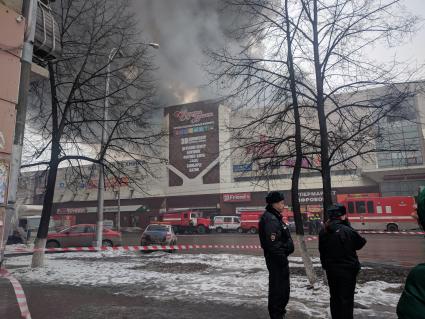 Кемерово. Пожар в ТЦ `Зимняя вишня`.