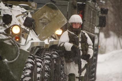 Свердловская область. Учения роты разведки и охраны по обеспечению безопасного движения ракетных комплексов \'Тополь-М\' и \'Ярс\' стоящих на вооруженнии части РВСН