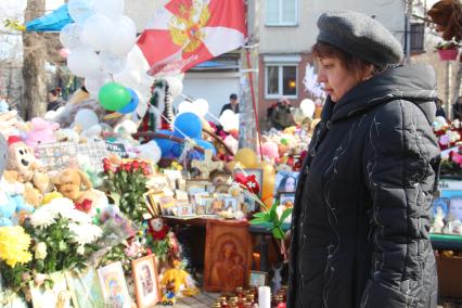 Новосибирск.  В день национального траура по жертвам пожара в торговом центре `Зимняя вишня` в Кемерово.