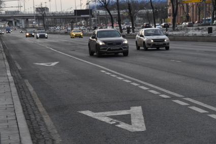 Москва. Выделенная полоса для общественного транспорта на Ленинградском проспекте.