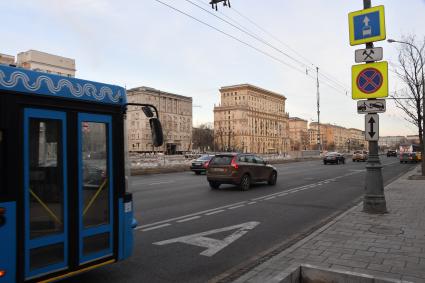 Москва. Выделенная полоса для общественного транспорта на Ленинградском проспекте.