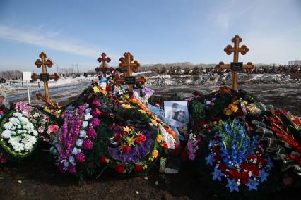 Диск 262. Кемерово Торговый Центр Зимняя Вишня март 2018 года После пожара кладбище венки похороны кресты дети горе траур