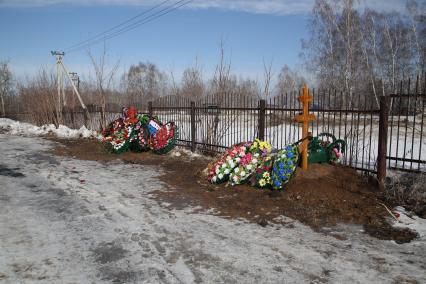 Диск 262. Кемерово Торговый Центр Зимняя Вишня март 2018 года После пожара кладбище венки похороны кресты дети горе траур