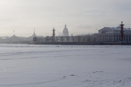 Санкт-Петербург.  Вид на стрелку Васильевского острова.