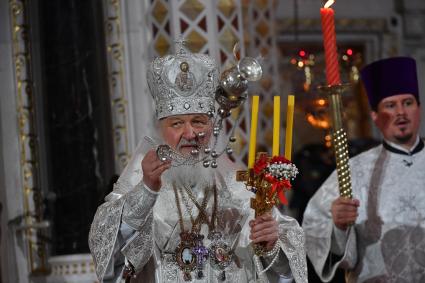 Москва. Патриарх Московский и всея Руси Кирилл во время праздничного пасхального богослужения в храме Христа Спасителя.